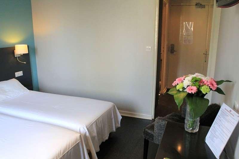 Hotel-Restaurant Le Victoria Rennes Zimmer foto